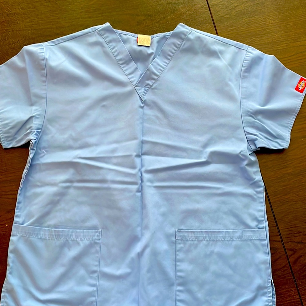 Women’s Dickies Scrub Tops size Medium